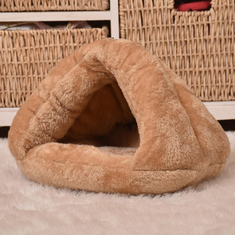 ペット ベッド 猫用 ペットハウス 寝袋 ふわふわ キャットベッド ソファー 寒さ対策 保温防寒 暖かい休憩所 秋 冬 ぐっすり眠れる 三角型