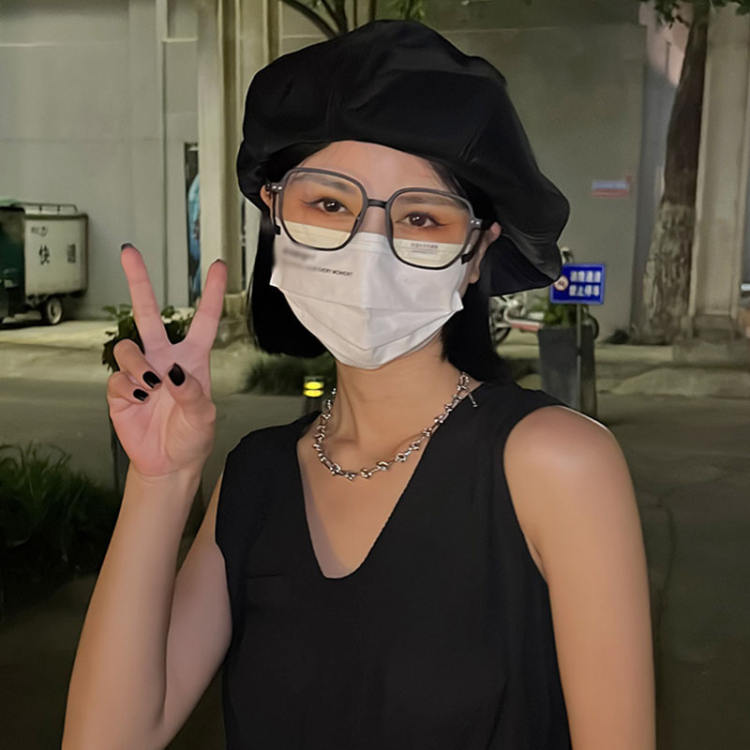 ベレー帽 夏用 秋用 冬用 晩夏 梅春 春先 ニット 大きめ 大きい 小さめ 小さい サイズ サイズ調節 サイズ調整 ビッグ カラフル リンクコーデ ツインコーデ お揃い おそろい ダンス 衣装 学芸